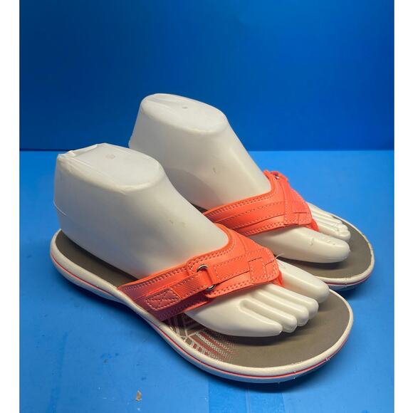 Clarks Collections Cushion Thong Sandals Women's Size 7M Flip Flops Salmon - Picture 1 of 7